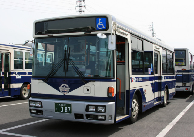 �\���s��Ńo���G�X�N�[����T���Ȃ�c���E��l���o�X�Œʂ���y�o���G�X�^�W�I�t�@�C�u�z��